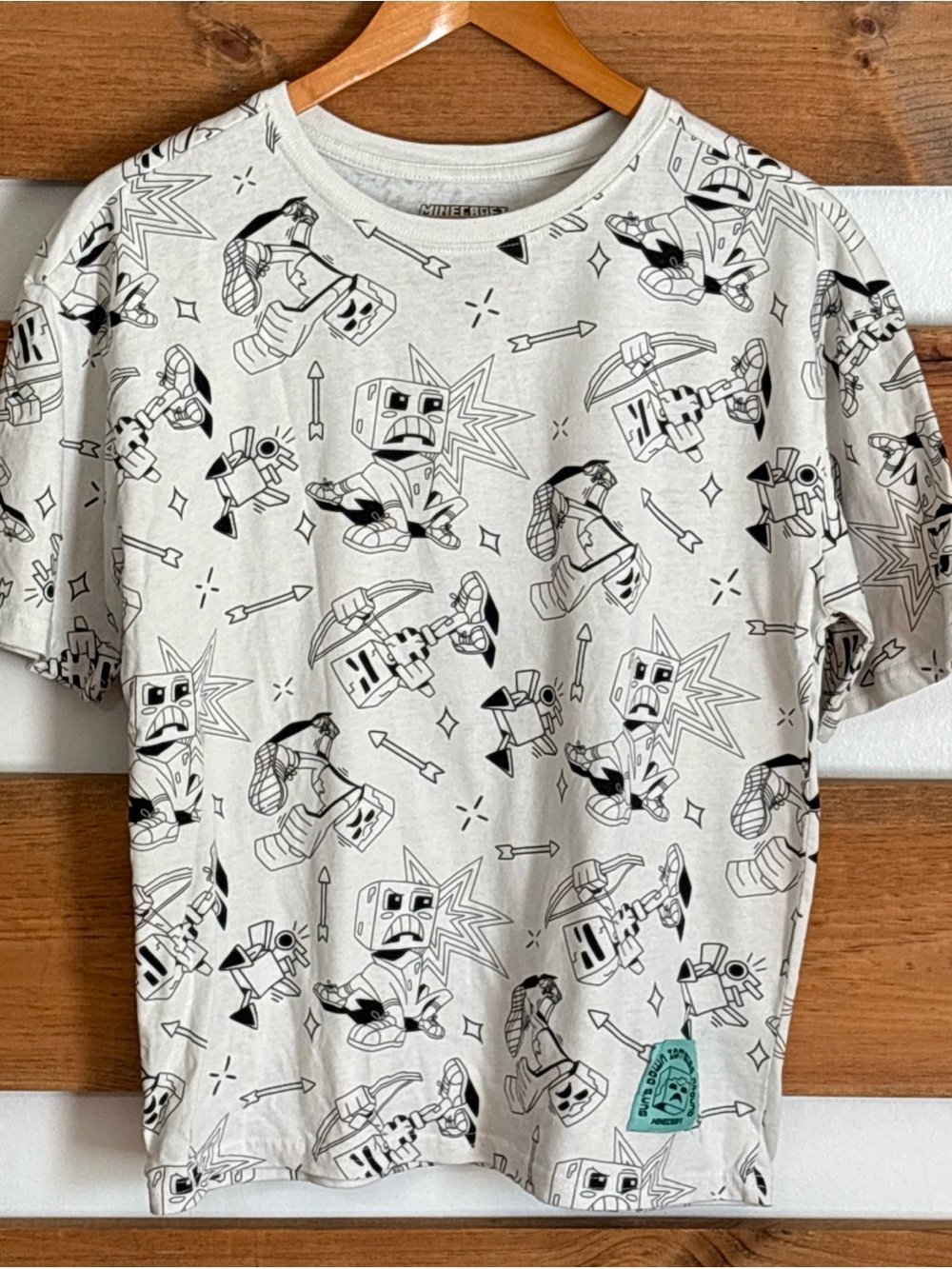 Minecraft White T-Shirt Black Printed Character Accents Boys Size 14-16